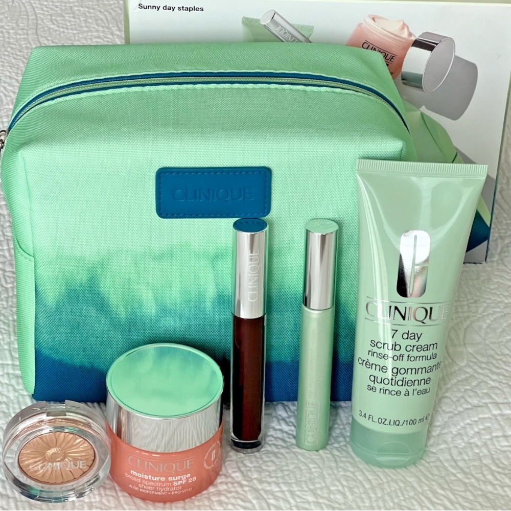 Clinique Sunny Day Skincare and Makeup Staples 5 pcs Full Size with Tote Bag. Va - Picture 3 of 9